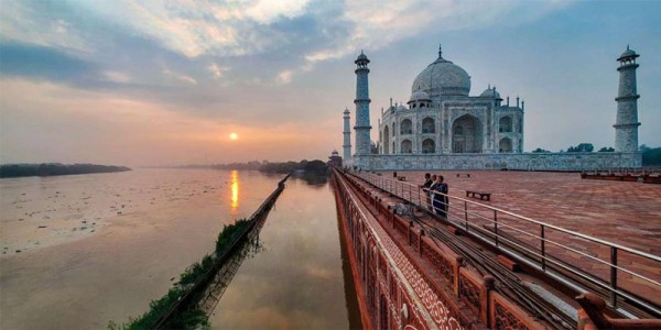 Agra Sunrise Tour from Delhi